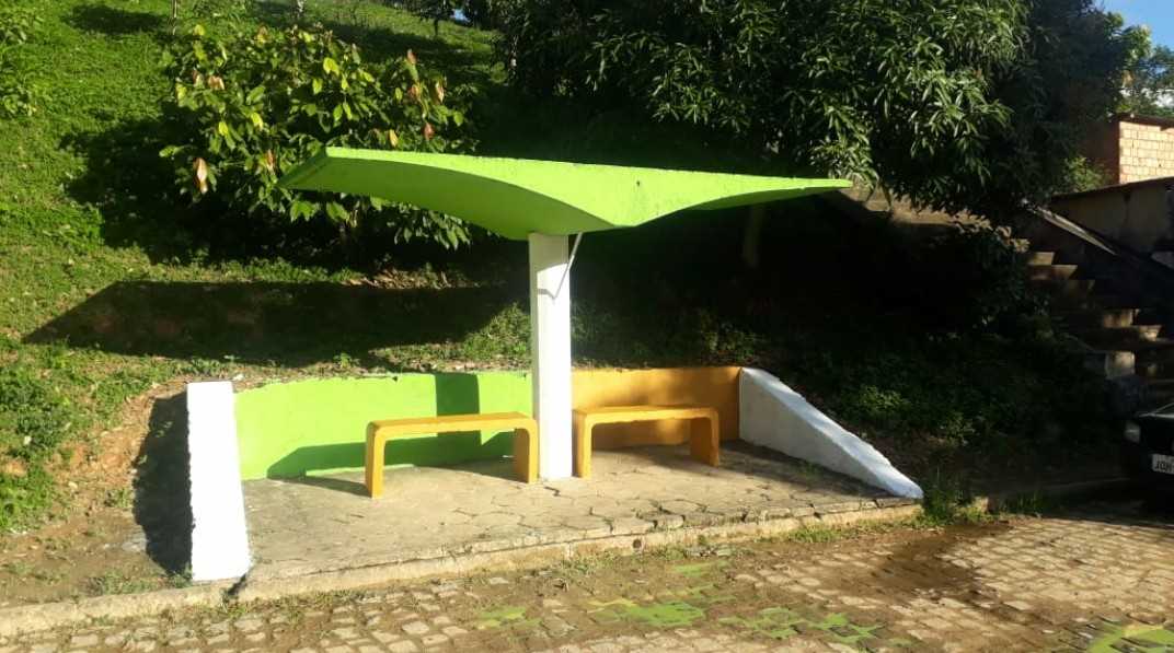 Camacã: Nova praça construída em Leoventura chama atenção dos moradores
